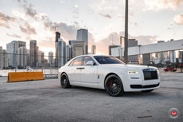 Фото дисков Vossen S17-15T Черный глянец на Rolls-Royce Ghost I