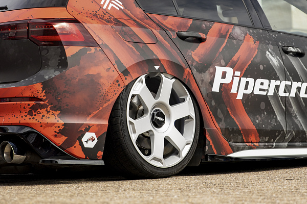 Фото дисков Rotiform AVS Серебро на Volkswagen Golf VIII