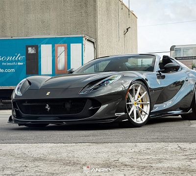 Фото дисков Anrky AN28 на Ferrari 812