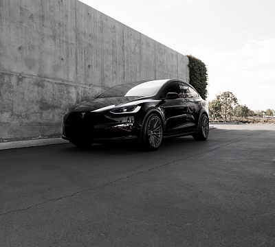 Фото дисков Brixton Forged PF20 R на Tesla Model X