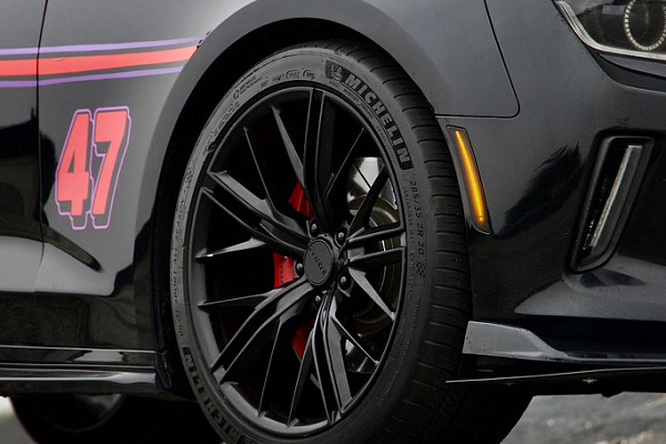 Фото дисков MRR M650 Черный сатин на Chevrolet Camaro VI