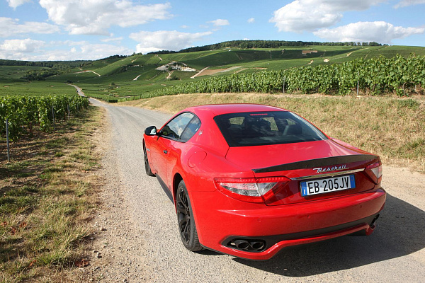 Фото дисков Maserati TRIDENT Черный глянец на Maserati GranTurismo I