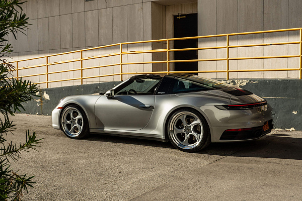 Фото дисков HRE 522 Серебро на Porsche 911 VIII