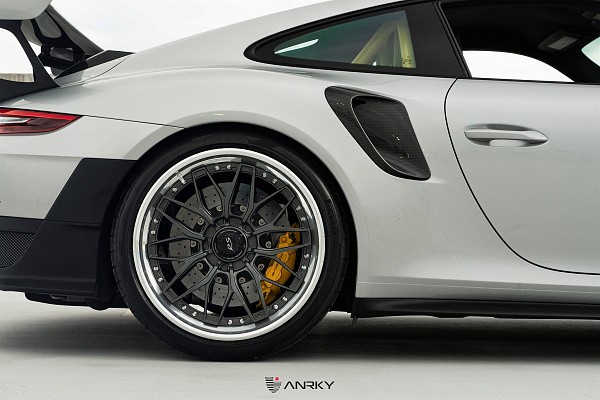 Фото дисков Anrky RS1 Черный глянец на Porsche 911 VII