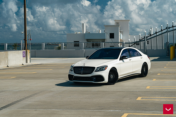 Фото дисков Vossen HF-8 Черный глянец на Mercedes-Benz S-Class (W222, C217)