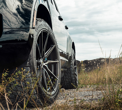 Фото дисков Vossen HF-3 на Land Rover Defender II