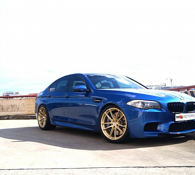Фото дисков HRE P104 на BMW 5/M5 (F10)