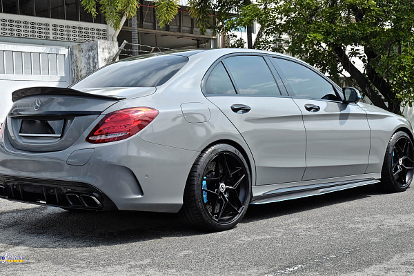 Фото дисков HRE FF11 Черный сатин на Mercedes-Benz C-Class (W205)