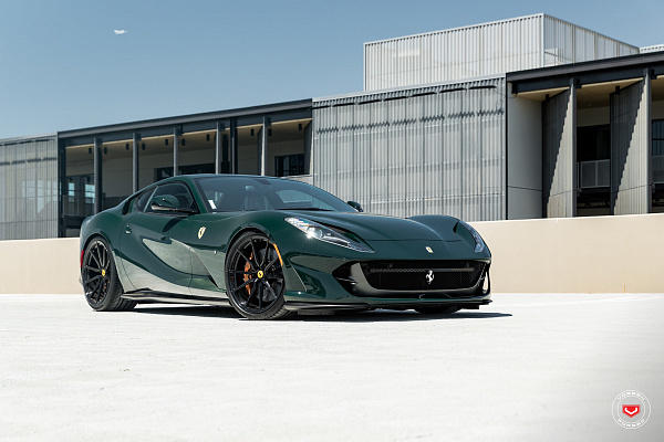 Фото дисков Vossen M-X2 Черный глянец на Ferrari 812