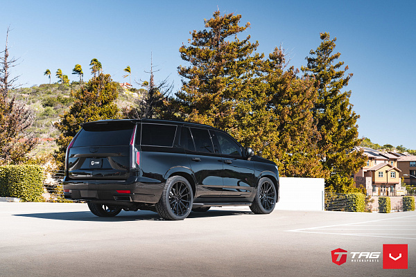 Фото дисков Vossen HF6-1 Черный глянец на Cadillac Escalade V