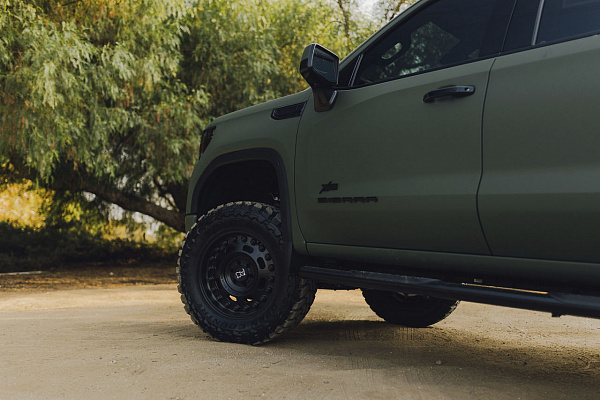 Фото дисков Black Rhino AXLE Черный сатин на GMC Sierra IV