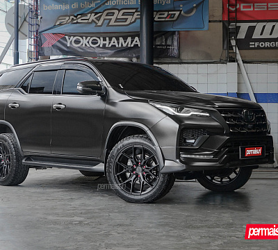 Фото дисков Vossen HF6-4 на Toyota Fortuner II