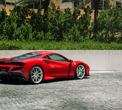 Фото дисков Vossen EVO-2 на Ferrari F8