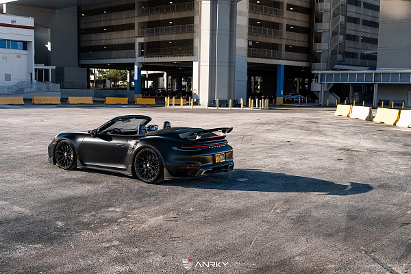 Фото дисков Anrky AN10 Черный глянец на Porsche 911 VIII