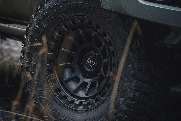 Фото дисков Black Rhino BARRAGE  на Toyota Tacoma III