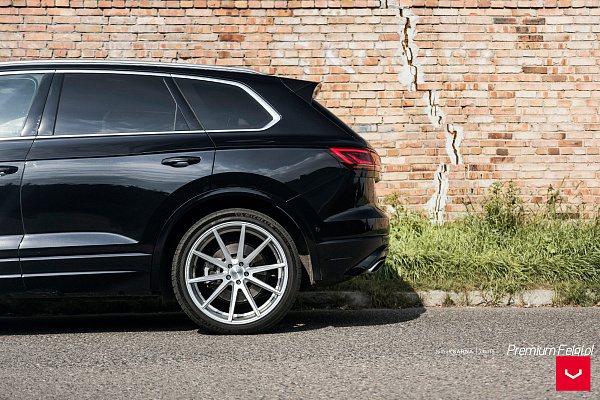Фото дисков Vossen VFS-1 Серебро на Volkswagen Touareg III