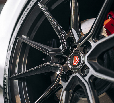Фото дисков Vossen EVO-2 на Chevrolet Corvette C8