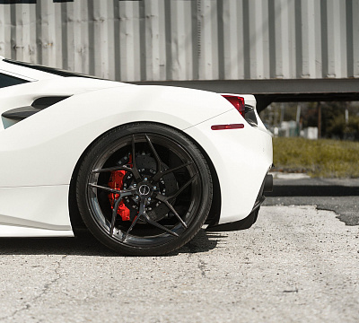 Фото дисков Brixton Forged PF5 на Ferrari 488
