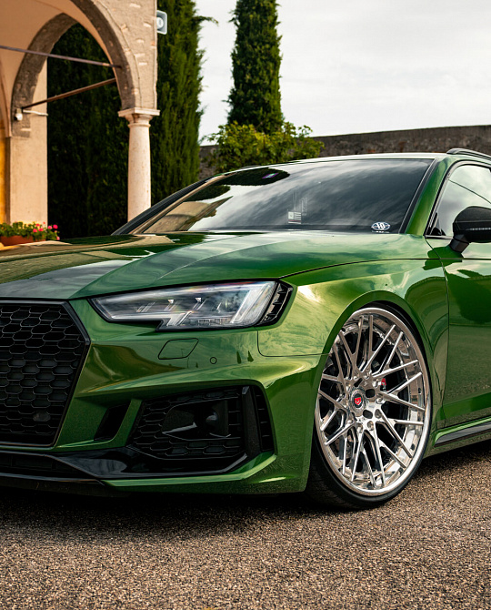 Фото дисков S17-07 (3-Piece) Глянцевый темный лак на Audi A/S/RS 4 (B9)
