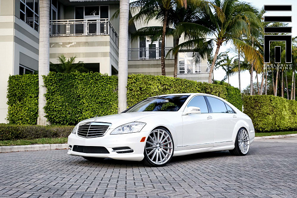 Фото дисков Vossen VFS-2 Серебро на Mercedes-Benz S-Class (W221)