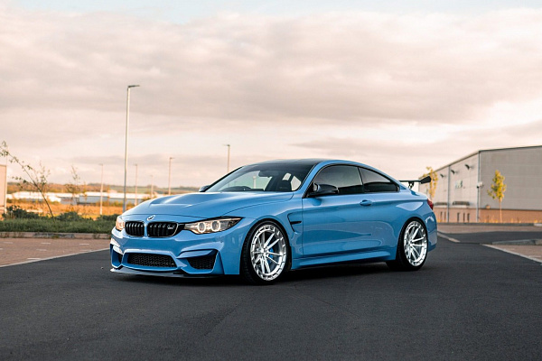 Фото дисков Bola FP3 Глянцевый лак на BMW 4/M4 (F32/F82)