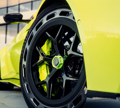 Фото дисков Brixton Forged PF7 Aerotech на Aston Martin Vantage 4