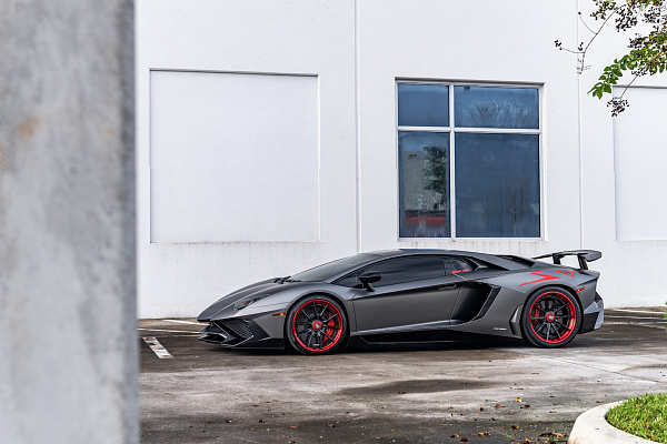Фото дисков Strasse Wheels SV10-RS Performance Другой цвет на Lamborghini Aventador