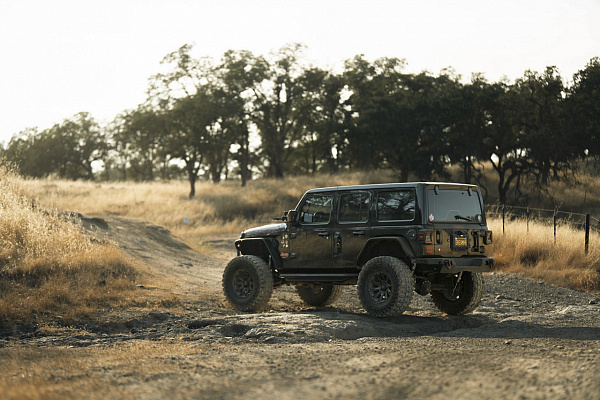 Фото дисков Black Rhino DIAMONDBACK Черный сатин на Jeep Wrangler IV (JL)