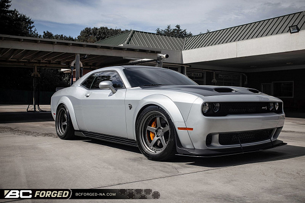 Фото дисков BC Forged LE05 // MLE05 Матовый графит на Dodge Challenger III
