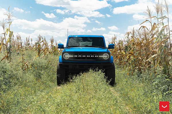 Фото дисков Vossen HF6-5 Черный глянец на Ford Bronco
