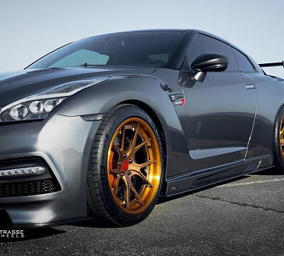 Фото дисков Strasse Wheels SM5R Deep Concave FS на Nissan GT-R