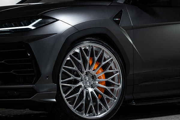 Фото дисков ST Wheels ST4 Полированный лак на Lamborghini Urus