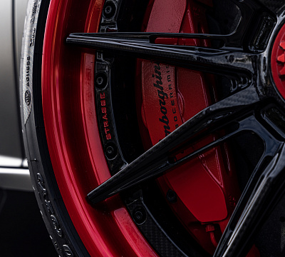 Фото дисков Strasse Wheels SV10-RS Performance на Lamborghini Aventador