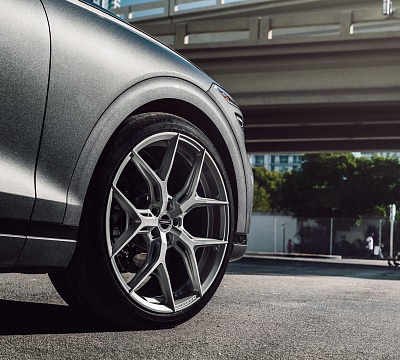 Фото дисков Vossen HF-5 на Genesis GV70