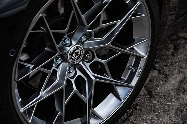 Фото дисков HRE FF10 Серебро на Tesla Model 3