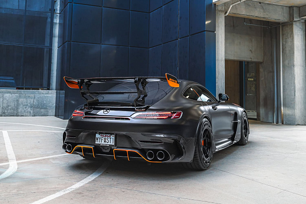 Mercedes-Benz AMG GTR Black Series