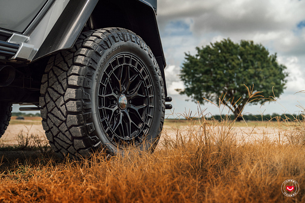 Фото дисков Vossen LC3-01 Черный глянец на Mercedes-Benz G-Class III
