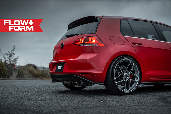 Фото дисков HRE FF11 Глянцевый графит на Volkswagen Golf VII