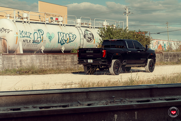 Фото дисков Vossen LCX-02 Черный сатин на GMC Sierra IV