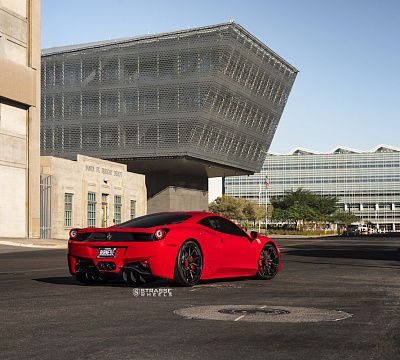 Фото дисков Strasse Wheels SM5R Deep Concave Monoblock на Ferrari 458