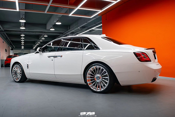 Фото дисков Anrky RF-282 Полированный лак на Rolls-Royce Ghost I