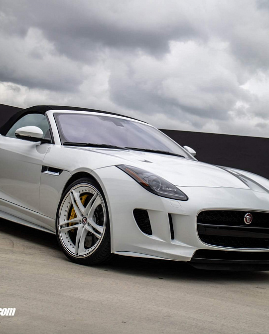 Фото дисков S207 Белый глянец на Jaguar F-Type