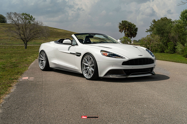 Фото дисков HRE S104SC Сатиновый лак на Aston Martin Vanquish 2
