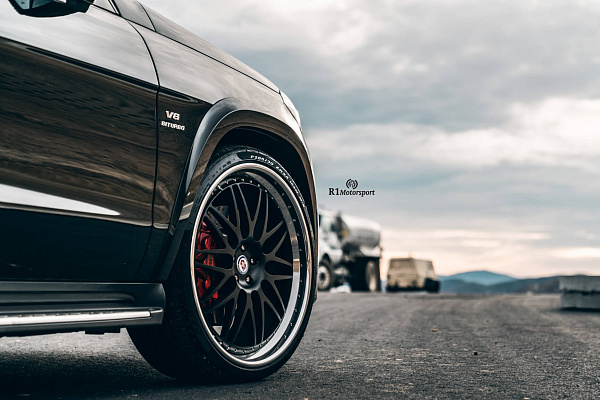 Фото дисков HRE 540C Черный сатин на Mercedes-Benz GLS (X166)