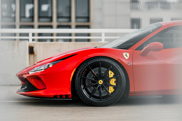 Фото дисков Brixton Forged R11-R Черный глянец на Ferrari F8