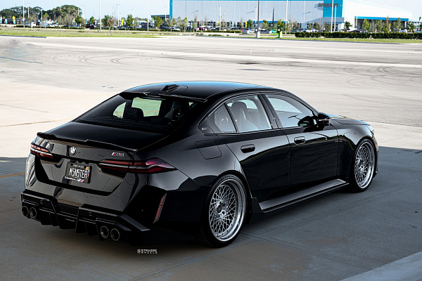 Фото дисков Strasse Wheels SC20 Track Глянцевый лак на BMW 5/M5 (G60/G90)