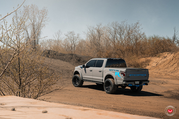 Фото дисков Vossen VFX-04 Черный глянец на Ford F-150 XIV