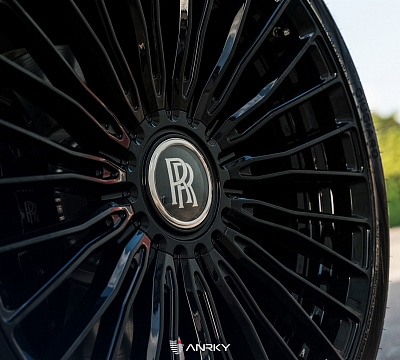 Фото дисков Anrky RF-230 на Rolls-Royce Cullinan