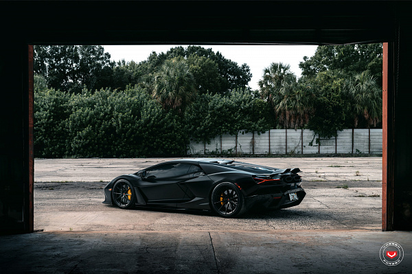 Фото дисков Vossen VPS-1 Черный сатин на Lamborghini Revuelto