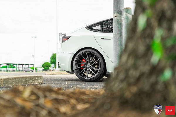 Фото дисков Vossen HF-4T Алмазная проточка на Tesla Model 3